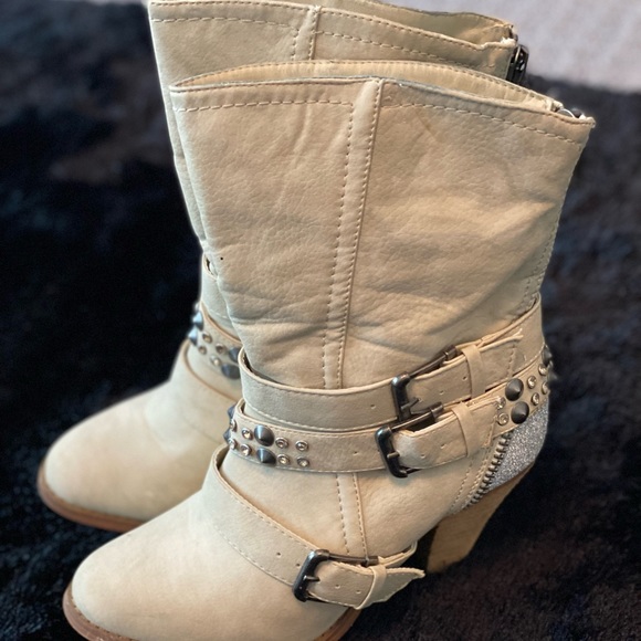 Buckle Boots - Picture 4 of 8